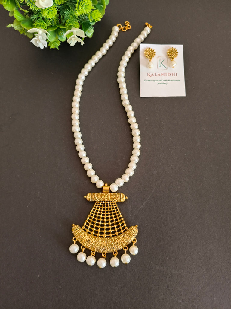 Pearl  Necklace with  pendant