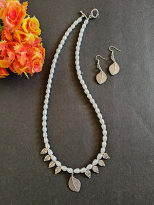 Rice Pearl Leaf charm Necklace